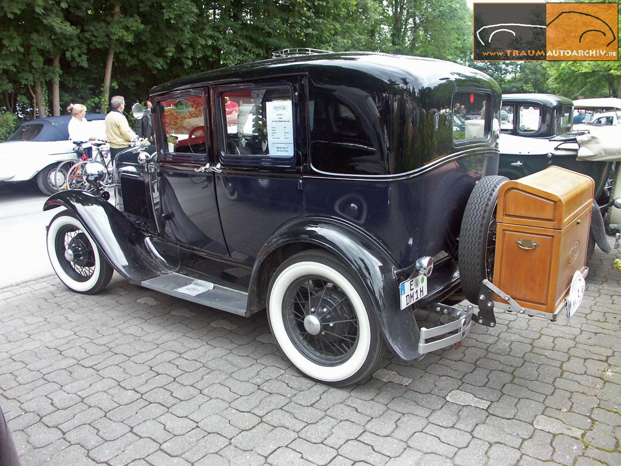 Ford A Fordor Sedan de Luxe '1930 (2).jpg 239.1K